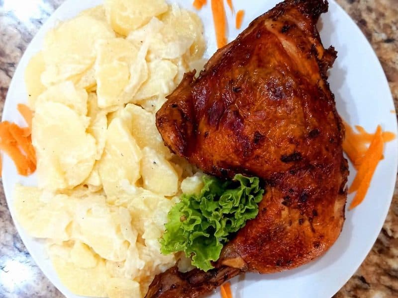 Muslo de Pollo con Ensalada de Papa